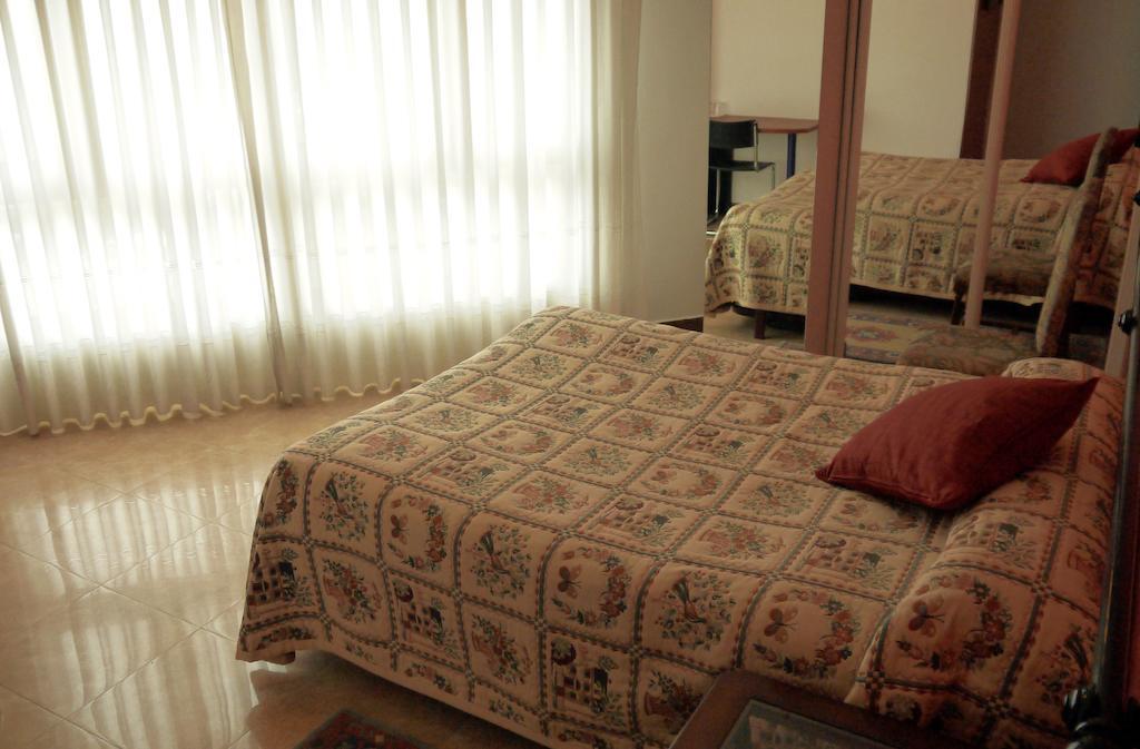 Hotel Lena Pola de Lena Phòng bức ảnh